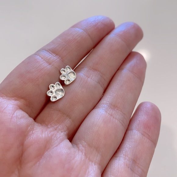 925 Sterling Silver Paw Stud Earrings - Picture 3 of 4